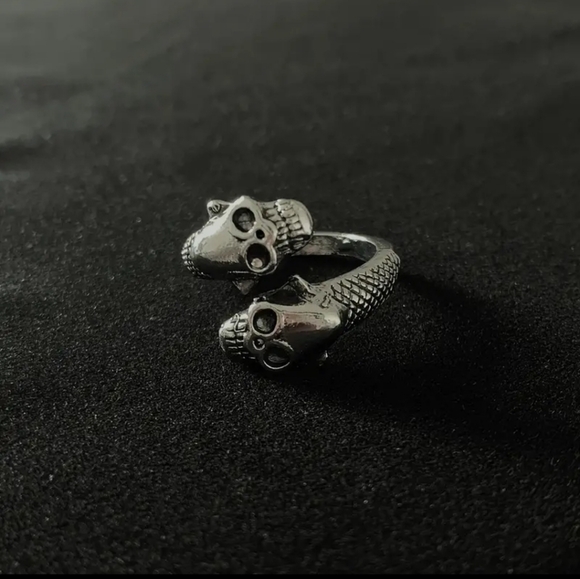 Retro punk skull ring - Picture 5 of 6